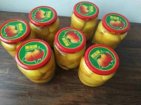 出锅趁热利用热胀冷缩的原理带手套立刻拧紧。一定戴手套，否则会被烫熟的。