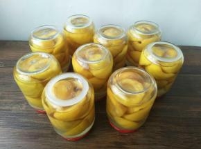 放凉后倒置两天观察气泡，如果有细微的小气泡正常，可以长时间室温存放。现在罐头做好了(如果有大气泡说明没有密封好，那么立刻吃掉吧)，现在罐头可以正放室温存放就可以了