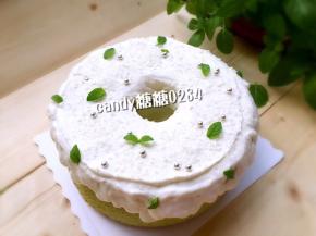 菠菜的翠绿加上薄荷的点缀，成品美美哒……薄荷真的是装饰神物啊……