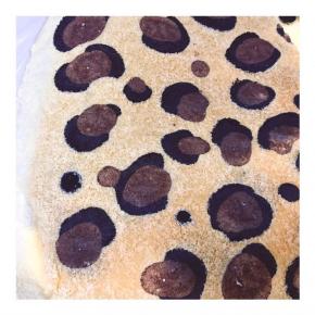 撕去的蛋糕油纸都很性感啊有木有，豹纹～