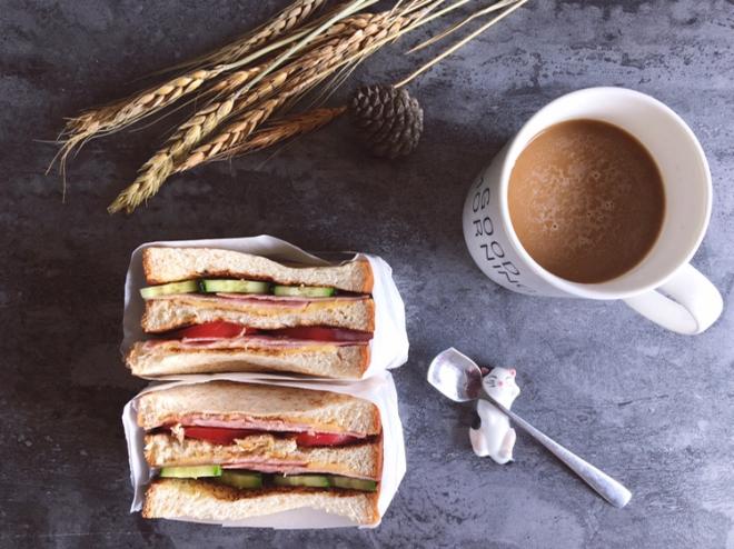 芝士火腿三明治