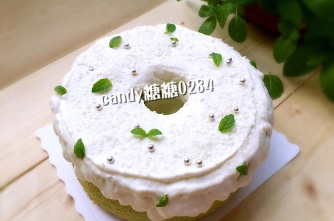 菠菜翠绿戚风蛋糕