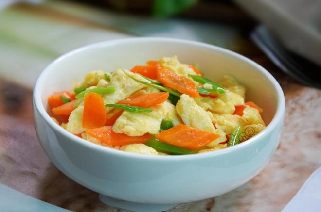 胡萝卜炒鸡蛋