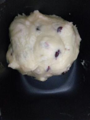 再搅拌几下，蔓越莓均匀分布