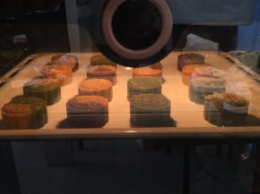 烤箱预热160度，上下火中层15分钟左右