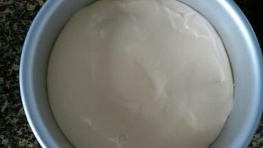 再倒一层芝士糊