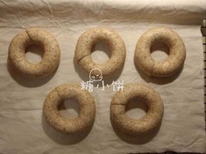 整形好的生坯放在室温大约26℃末发25-30分钟