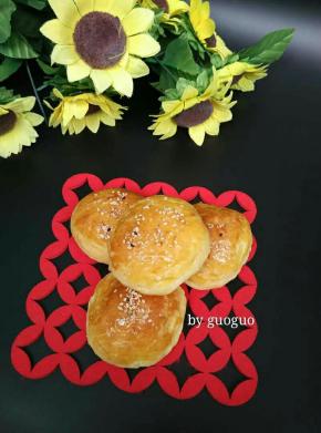 吃不完的面包放保鲜袋里密封冷冻保存