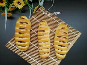 烤好的面包取出放烤网上晾凉