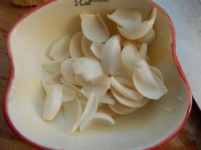 新鲜百合准备好