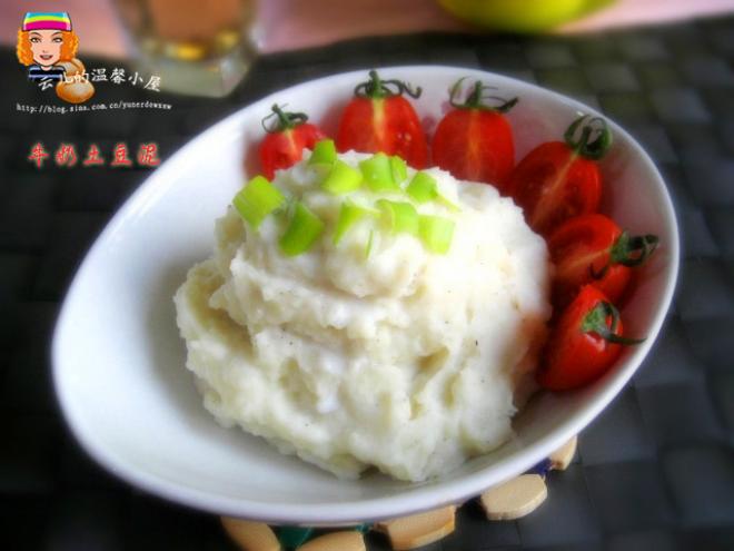 【牛奶土豆泥】：浓浓奶香，爽滑可口！让人无法抗拒的无油土豆泥！