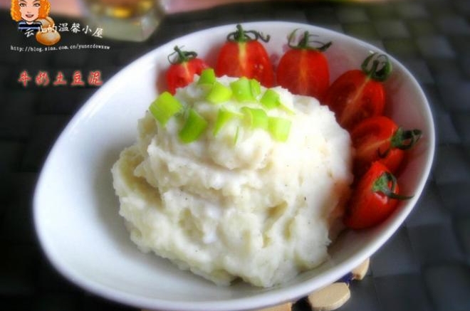 【牛奶土豆泥】：浓浓奶香，爽滑可口！让人无法抗拒的无油土豆泥！