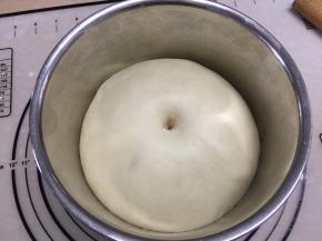 盖保鲜膜后常温发酵至2倍大左右，约50分钟