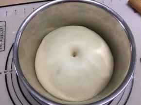 盖保鲜膜后常温发酵至2倍大左右，约50分钟