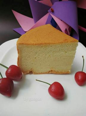 松软可口的戚风蛋糕就做好了