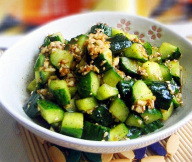 【多味黄瓜】： 花点心思，平常菜变得多情多味