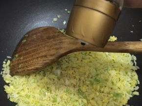 这时可以加盐适量的调味