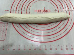 搓均匀成为法棍生坯