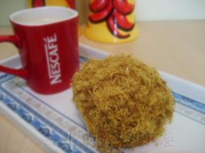 肉松搭配松软的面包或者白粥，美味又营养！