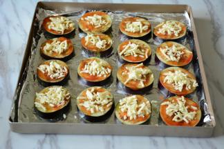 撒上一层芝士。