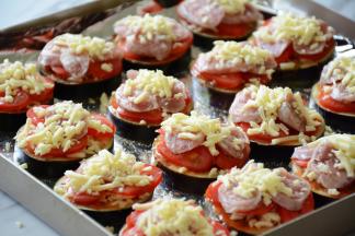 最后在撒上一层芝士。