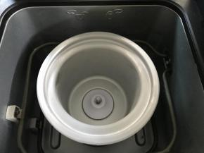 6、放入面包机中。