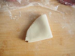 两个面片均横竖各叠一下，成为两个扇形