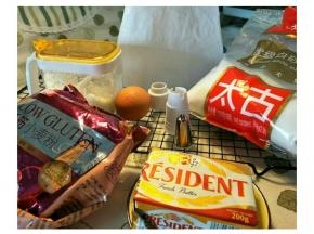 材料如图，白糖用细砂糖。