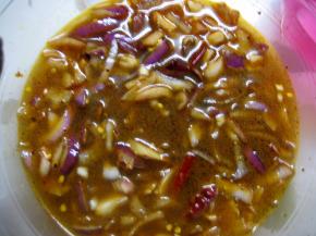 将调料A混合均匀，加入清水180克拌匀；