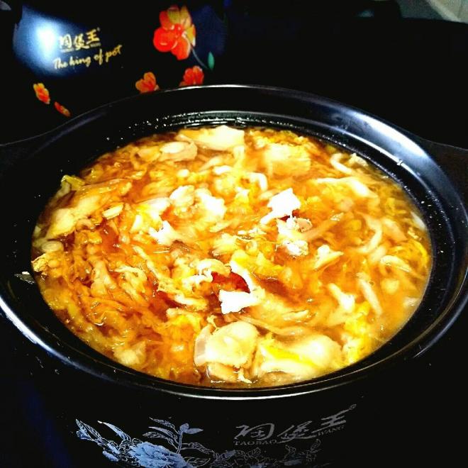 东北特色菜——砂锅酸菜粉丝汆白肉