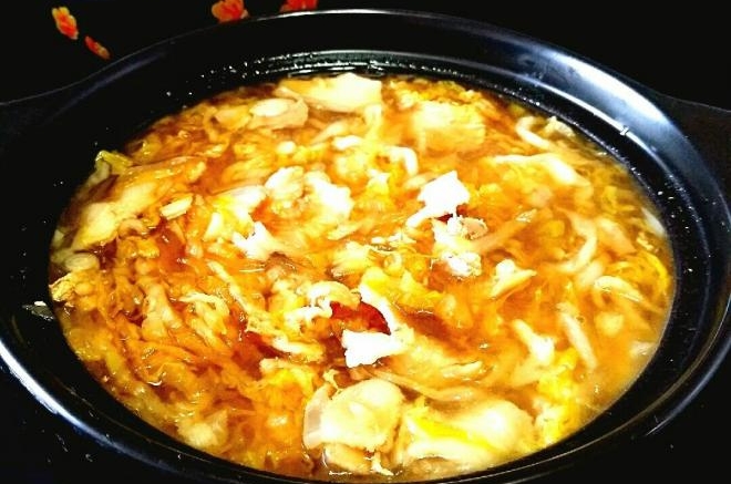 东北特色菜——砂锅酸菜粉丝汆白肉