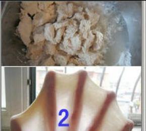 取出冷藏发酵完的中种面团，撕成小块与主面团材料（除黄油外）混合揉搓，面团揉至扩展阶段（抻开面团后的边缘呈锯齿状），再加入软化的黄油揉至完全阶段；