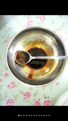 将辅料中咖啡液调好放一旁静置待用。