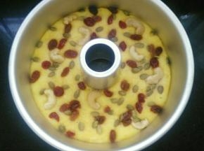 锅中烧水，水开上锅蒸30分钟。