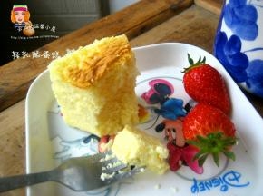 喜欢乳酪蛋糕，更爱轻乳酪蛋糕！若有若无的奶酪，细腻绵软的组织，让人欲罢不能！