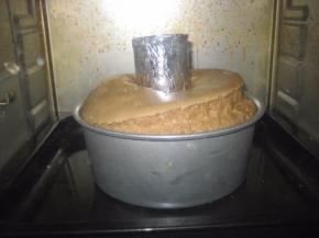 蛋糕进入烤箱25分钟后的状态