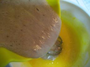 加入香蕉泥拌匀；