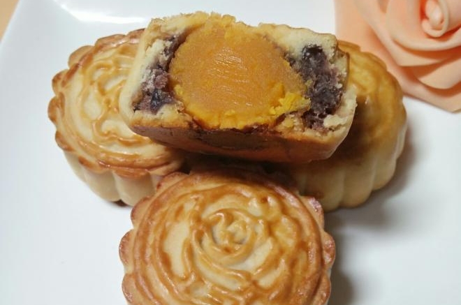 广式蛋黄月饼