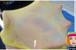 主料中（除黄油外）的材料混合揉成团，盖上保鲜膜放冰箱静置30分钟（冰水的量可先放2/3，余下1/3视面团情况来添加）；取出面团揉至扩展阶段，加入软化的黄油，继续揉搓至完全阶段；