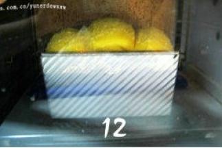 烤箱预热180度，放下层，烤40分钟。这款吐司上色较快，勤观察点，上色后盖上锡纸。
    温度和时间视自家烤箱情况灵活掌握