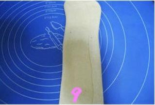 擀长，与吐司模同宽；