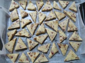 放入烤盘，烤箱预热180度，中层烤20分钟。