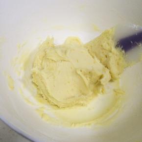 最后翻拌至无干粉状态即可。