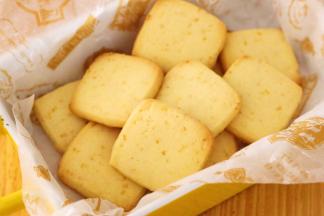 吃起来酸甜酥松。