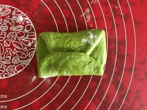 上下两边往中间折