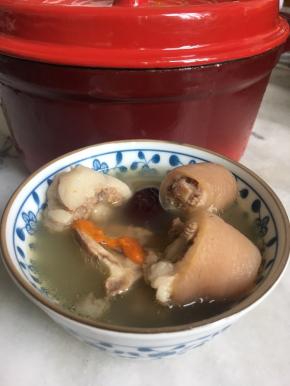 好吃又营养的汤熬好了！