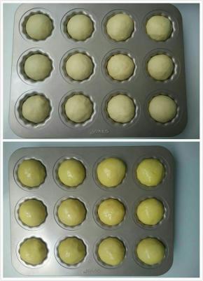 入烤箱进行二次发酵，发酵至二倍大时停止发酵，取出刷蛋液