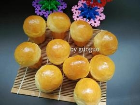 面包晾凉后密封冷冻保存
