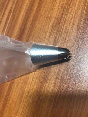 烤盘加油布或者硅胶垫，裱花袋装裱花嘴套，裱花嘴选择7082和7092