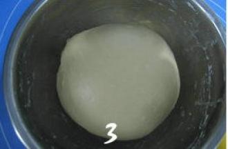 放入容器中，盖上保鲜膜，放温暖处发酵；